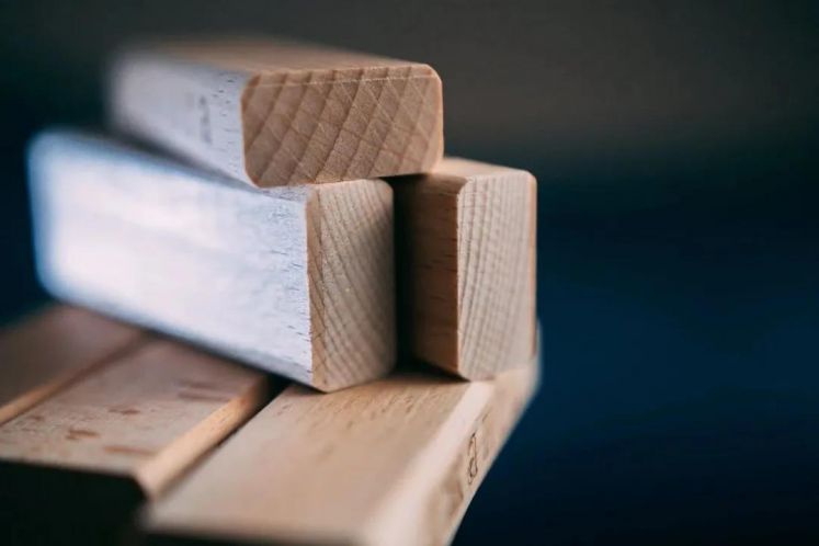 一次前所未有的沖擊背后，銀行業(yè)如何走好平衡木？