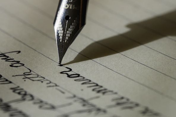 債權文書經強制執行公證后,能否向法院提起訴訟?