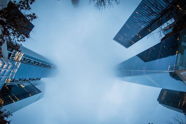 10億收入，400億債務，誰之過？